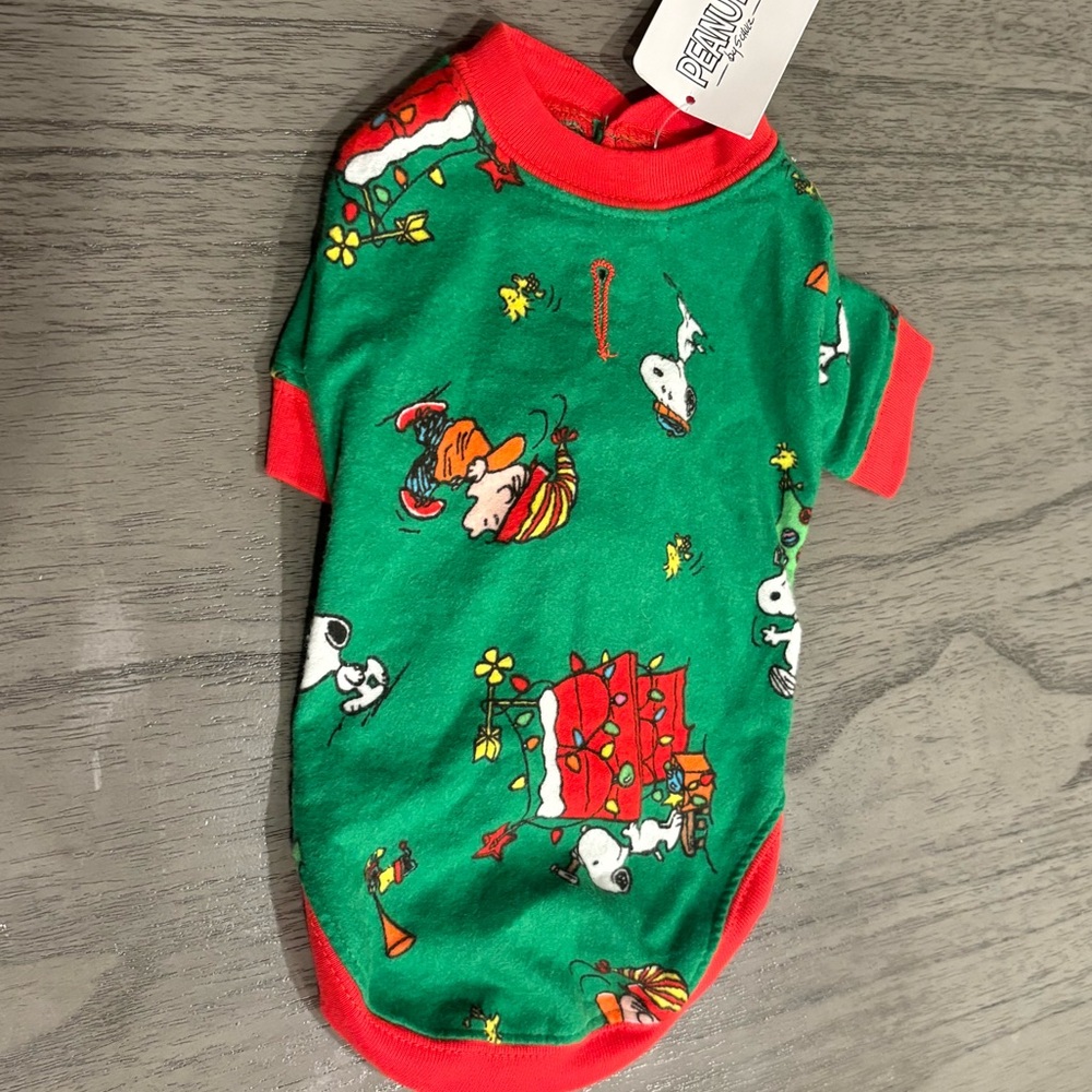 * NWT Peanuts Christmas Dog onesie Green and Red outfit